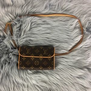 Louis Vuitton Pochette Florentine monogram